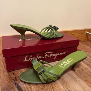 Vintage green Salvatore Ferragamo size 9 heels